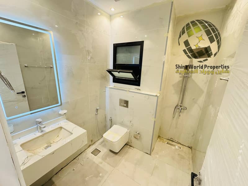 18 db8dbf74-5e93-4752-b8a1-42d3333ff9f7. jpg