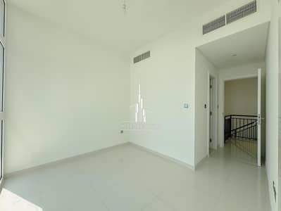 3 Bedroom Villa for Rent in DAMAC Hills 2 (Akoya by DAMAC), Dubai - Stunning 3 BHK | Unfurnished | Ready To Move In