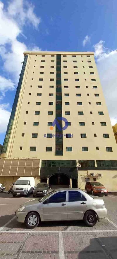 مبنی تجاري  للبيع في أبو شغارة، الشارقة - 1000390995. jpg