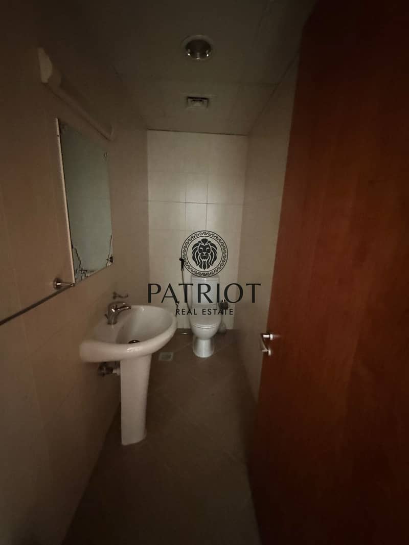 11 e2f29b83-652b-4a0a-8bcd-4ab72a4fd0d2. jpeg