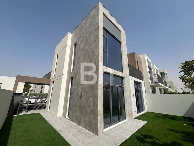 Single Row | Vacant on Transfer | Large Plot