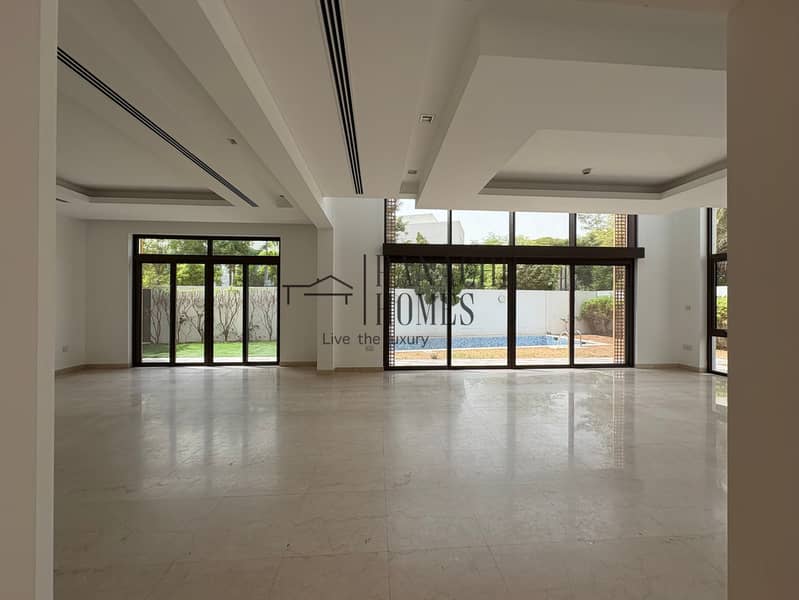 6 Lvl 1 Family Room 4. jpg