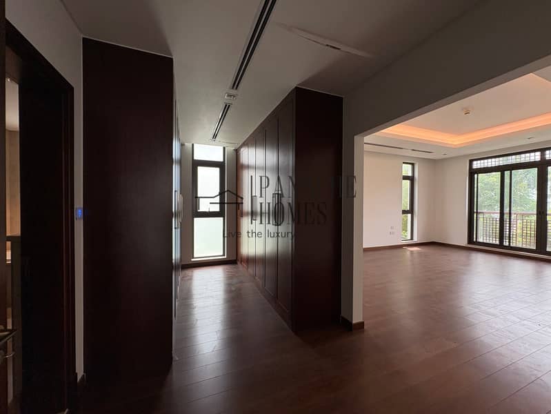 24 Master Bedroom 2. jpg