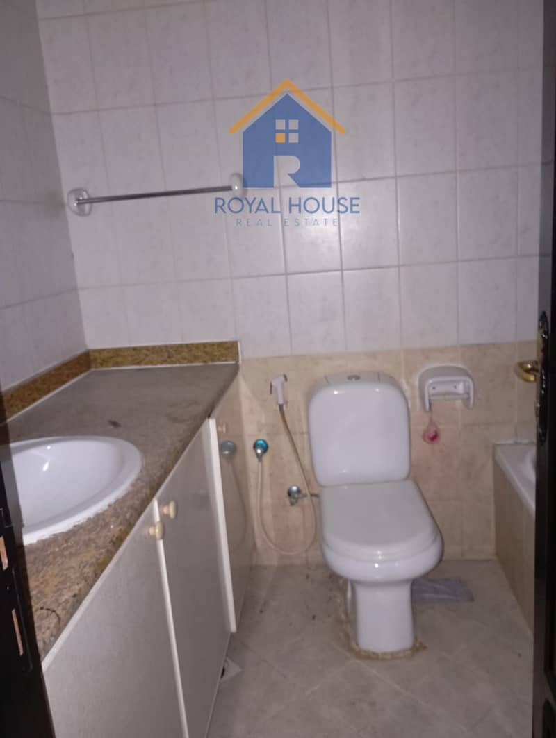 3 970f2ba8-e9a6-4bfa-b9c7-cbf6d742bd52. jpg