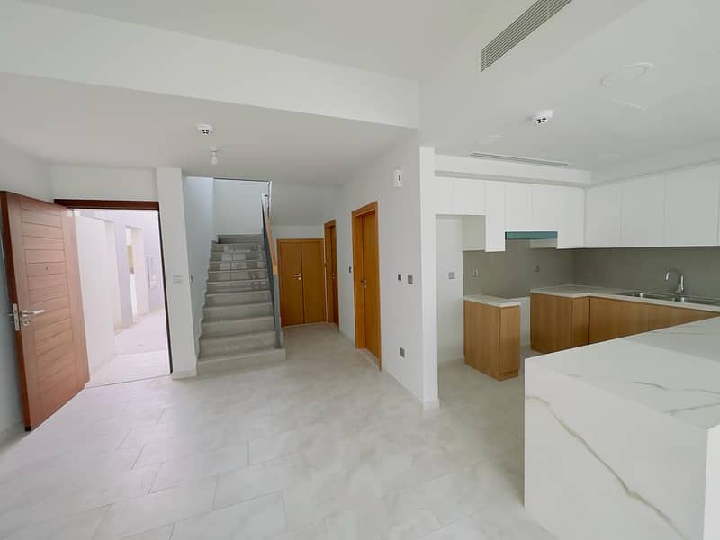 4 Luxury_Villa__Spacious___Prime_Location-5. jpg