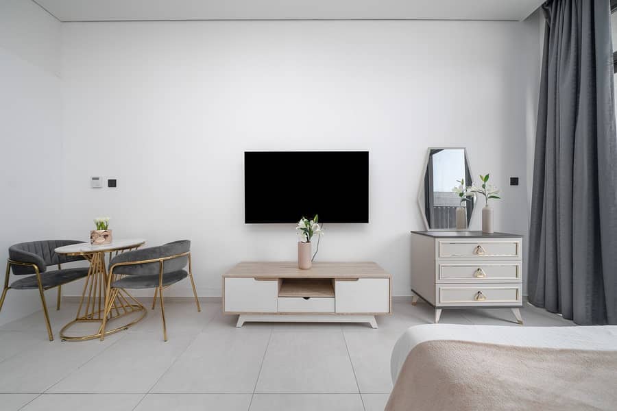 EXCLUSIVE OFFER RATE FOR DECEMBER ONLY | Modern Studio with Pool & Gym | Near Mall of the Emirates & Dubai Marina - Image 9