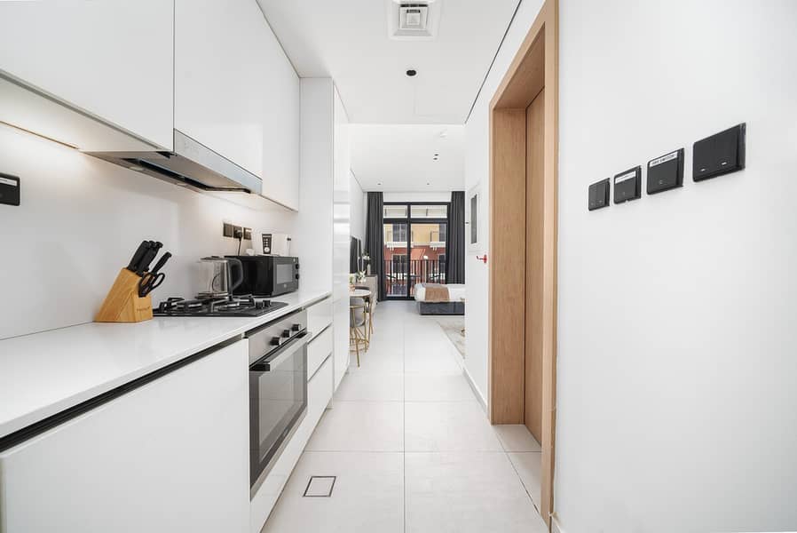 EXCLUSIVE OFFER RATE FOR DECEMBER ONLY | Modern Studio with Pool & Gym | Near Mall of the Emirates & Dubai Marina - Image 13