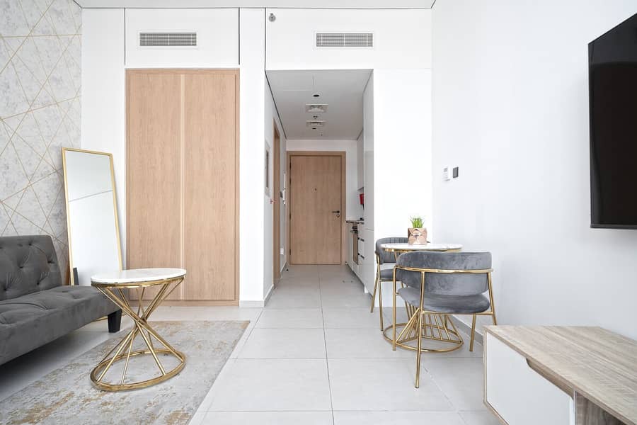 EXCLUSIVE OFFER RATE FOR DECEMBER ONLY | Modern Studio with Pool & Gym | Near Mall of the Emirates & Dubai Marina - Image 18