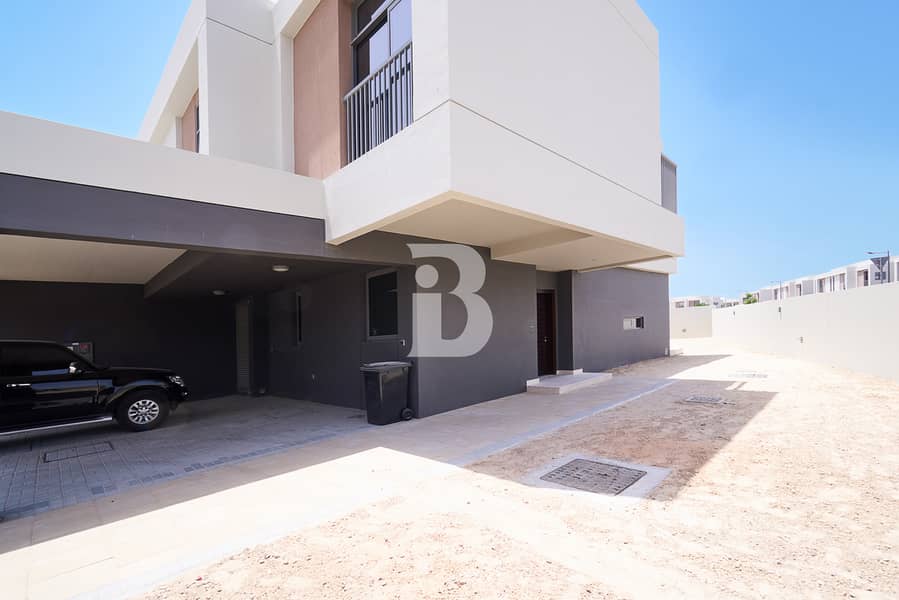 Single Row | Lake view Unit |Roof Garden