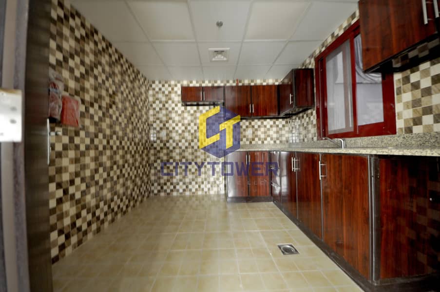 4 kitchen085. jpg