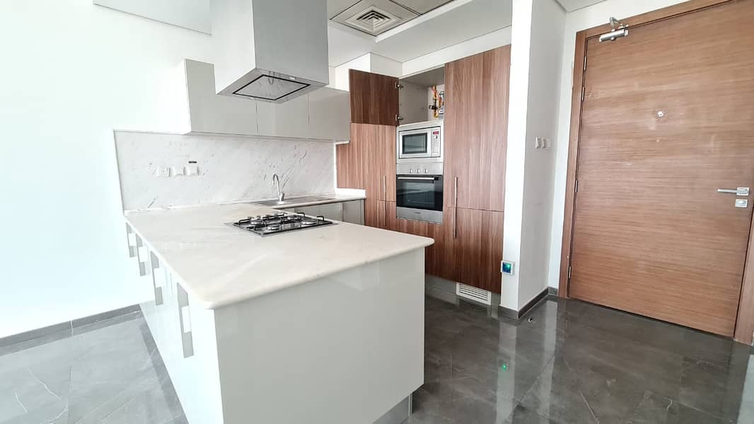 3 Spacious_Layout___Unfurnished___Close_to_metro-15. jpg