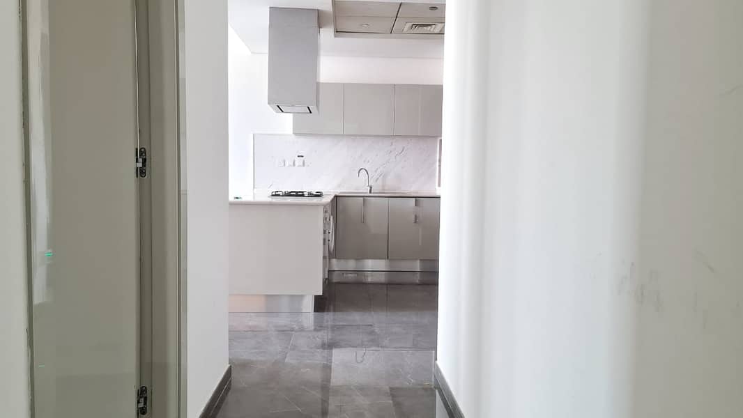5 Spacious_Layout___Unfurnished___Close_to_metro-0. jpg