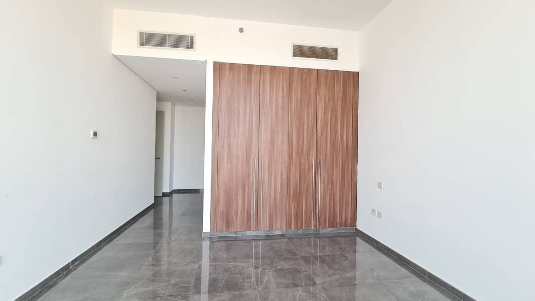 6 Spacious_Layout___Unfurnished___Close_to_metro-6. jpg