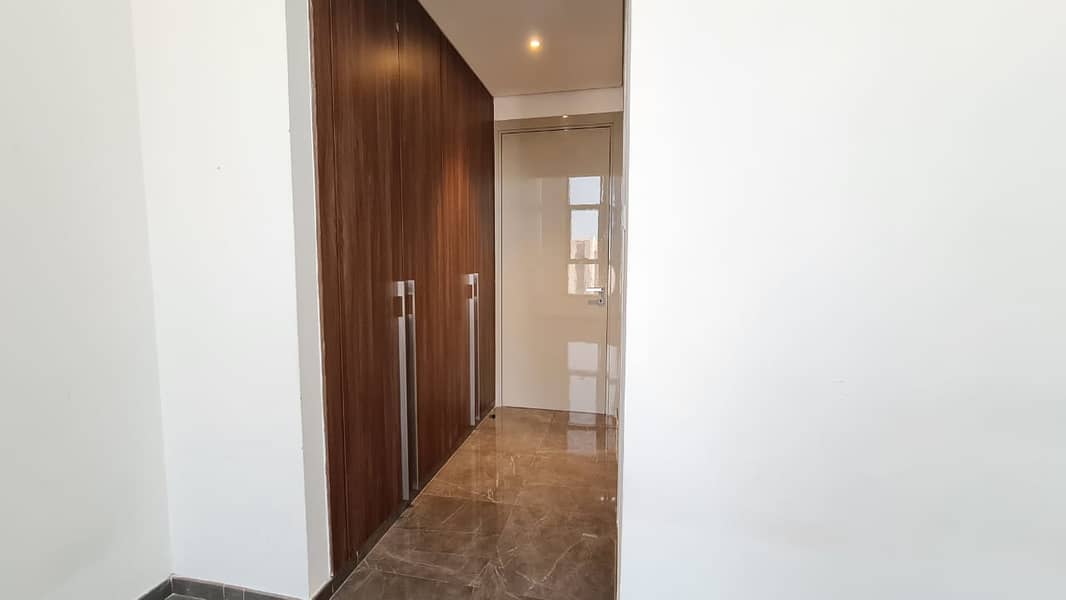 9 Spacious_Layout___Unfurnished___Close_to_metro-8. jpg