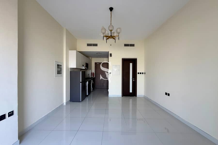Ready to Move | 4 cheques | Spacious | CLICK NOW Ready to Move | 4 cheques | Spacious | CLICK NOW