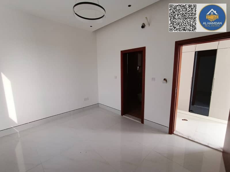 9 54d3e144-e2db-4d93-a49e-d3992e1c430d. jpg