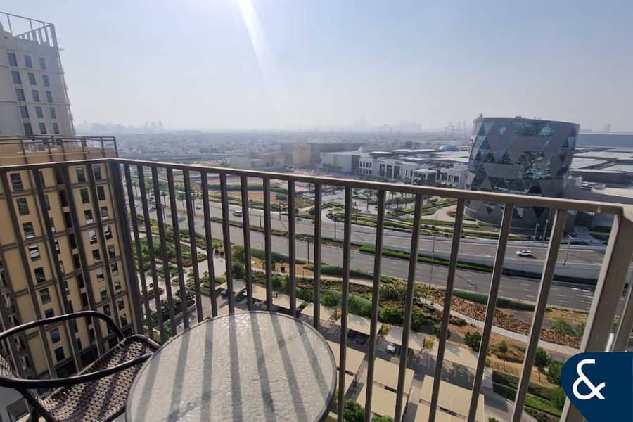 Furnished | Vacant | Mall Views | 1 Bed
