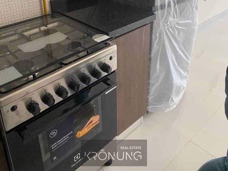 6 kitchen 2. jpeg