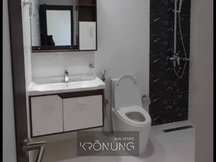 7 bathroom. jpeg