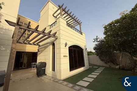 فیلا 4 غرف نوم للايجار في مدن، دبي - فیلا في السلام،مدن 4 غرف 300000 درهم - 12173853