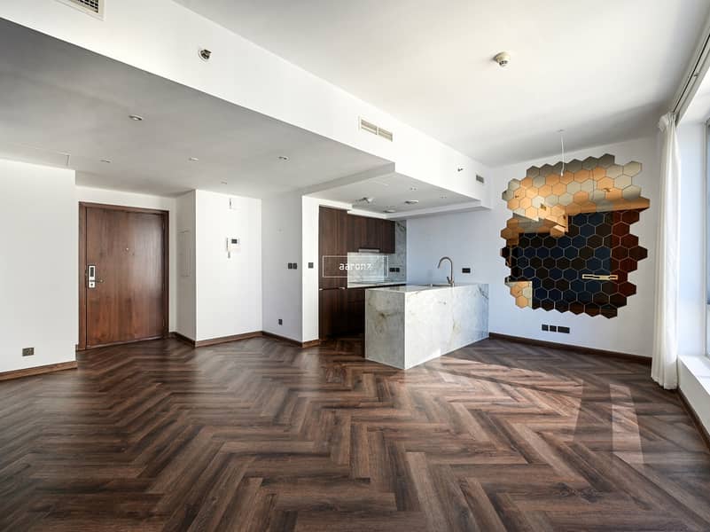 Vacant | High Floor | Partial Lake View Vacant | High Floor | Partial Lake View