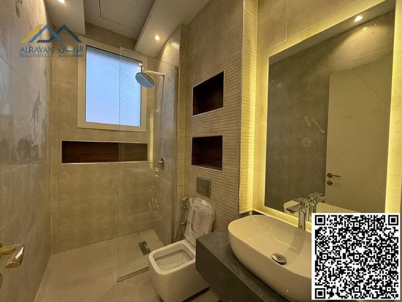 22 ef11b806-ae85-4e01-aa17-7606c49a6704. jpg