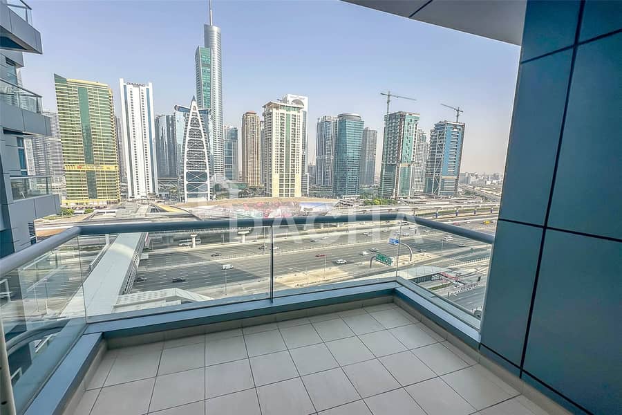 Vacant | Metro Link | Maids Room Vacant | Metro Link | Maids Room
