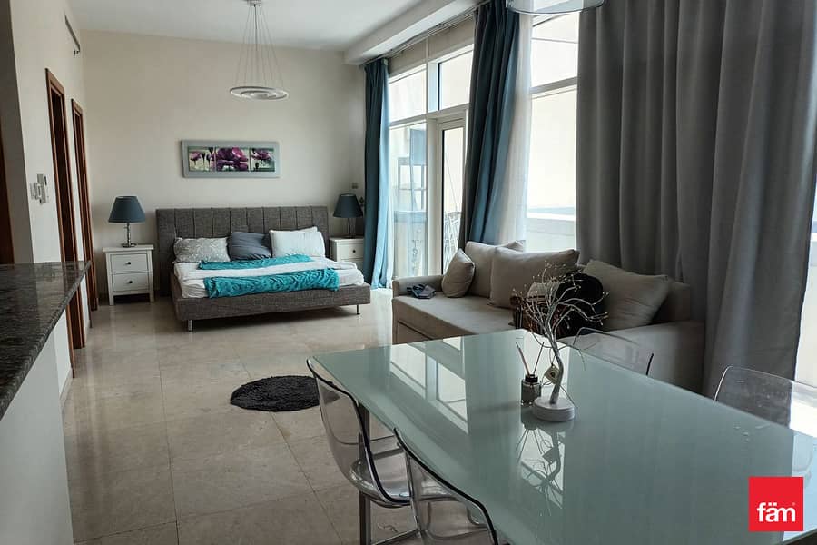 Largest Studio with Balcony, Vacant, Good Location