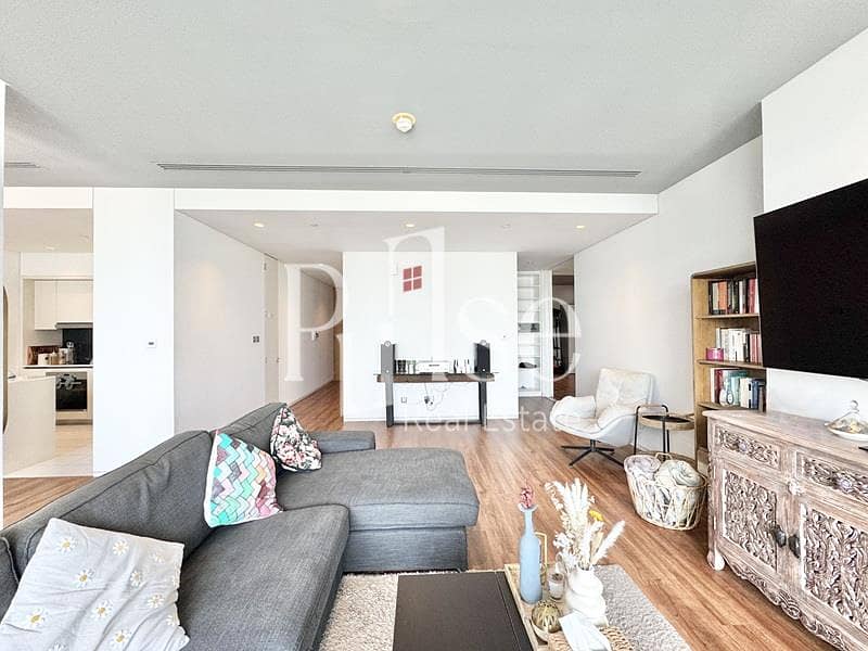 Elegant 2-Bedroom Apartment with DIFC and Sea Views Elegant 2-Bedroom Apartment with DIFC and Sea Views
