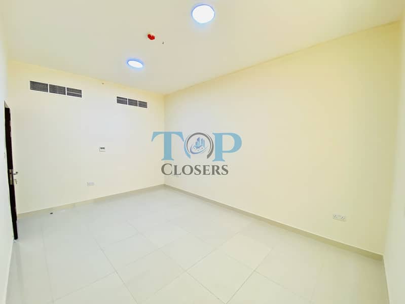 Квартира в Аль Мутарад, 1 спальня, 28000 AED - 12176513