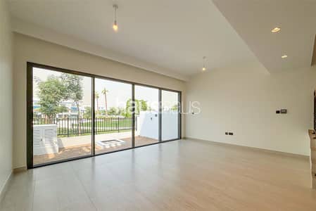 4 Bedroom Townhouse for Sale in DAMAC Lagoons, Dubai - Park Backing | Handed Over | Single Row