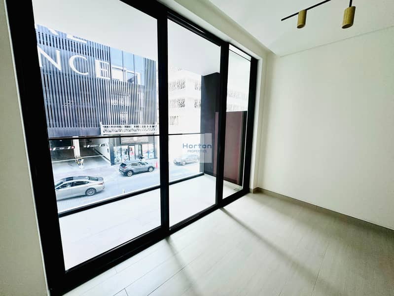 6 balcony. jpg