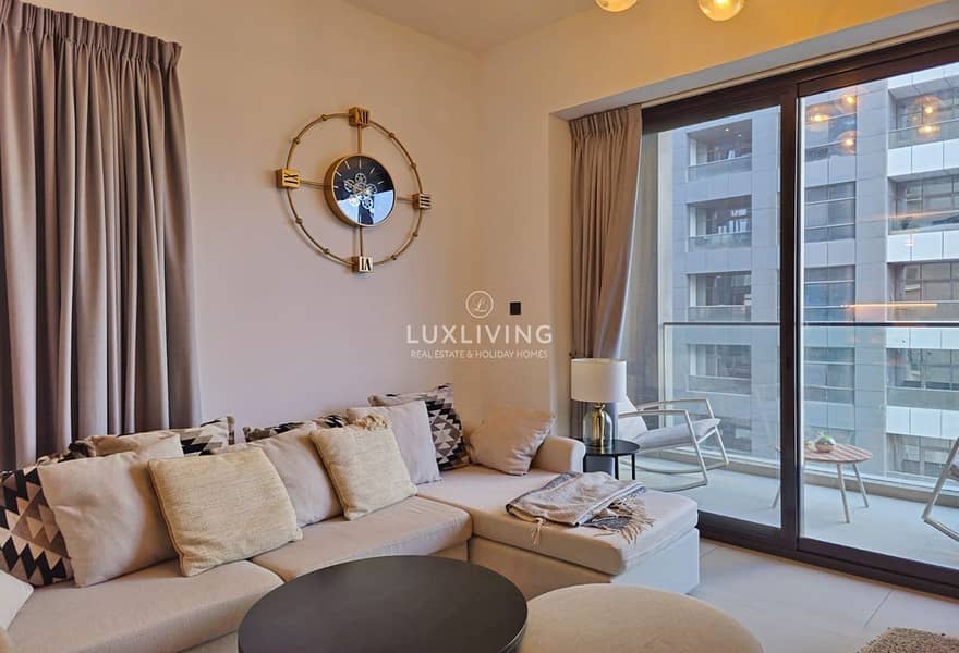 Huge layout | Modern furniture | Ready to move Huge layout | Modern furniture | Ready to move