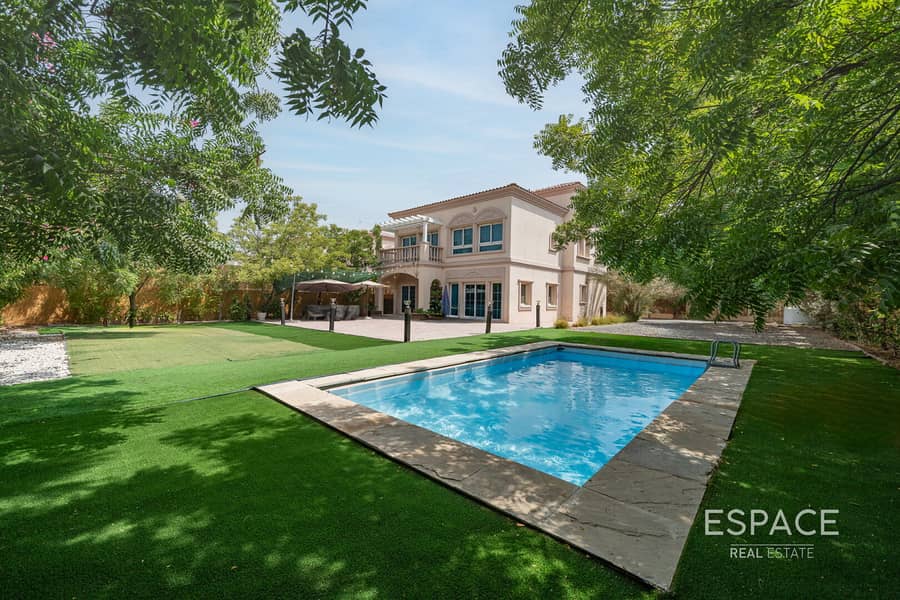 Exclusive | 8288 SQFT | Central Location