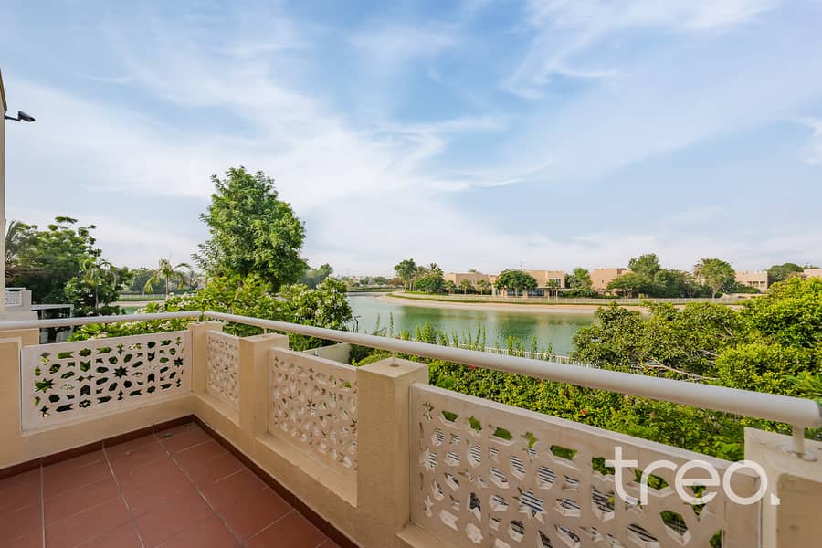 Stunning | Lake View | Upgraded