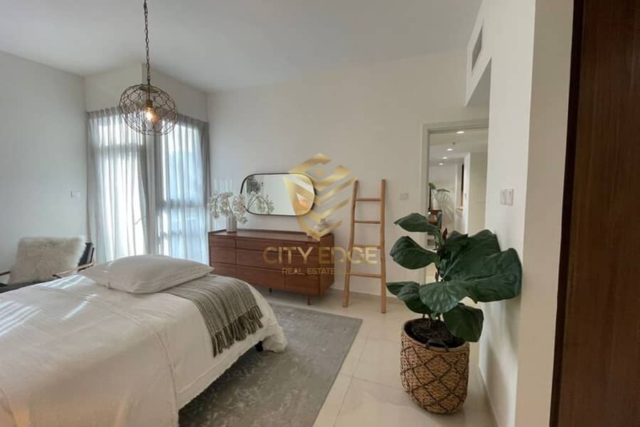 1br Big Apt + Study, Private Garden, Ready, Freehold