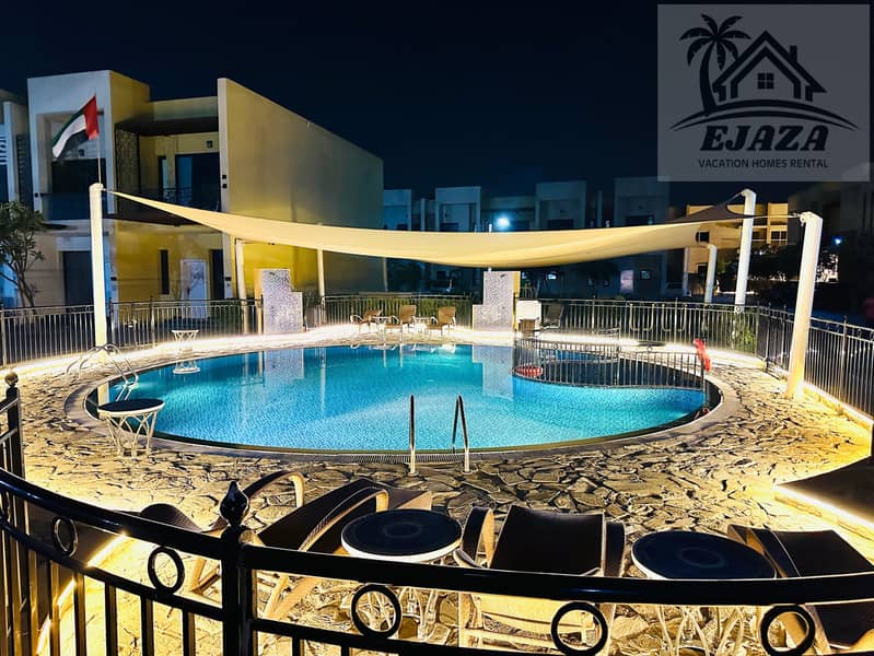 6 swimming pool night 1. jpg