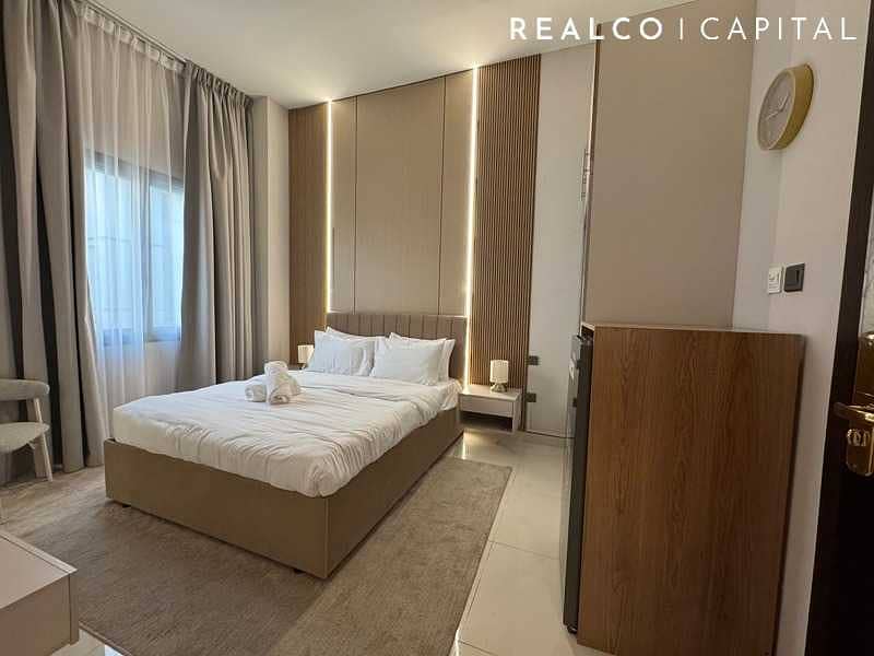 Furnished Studio | Free Shuttle | 12 Cheques
