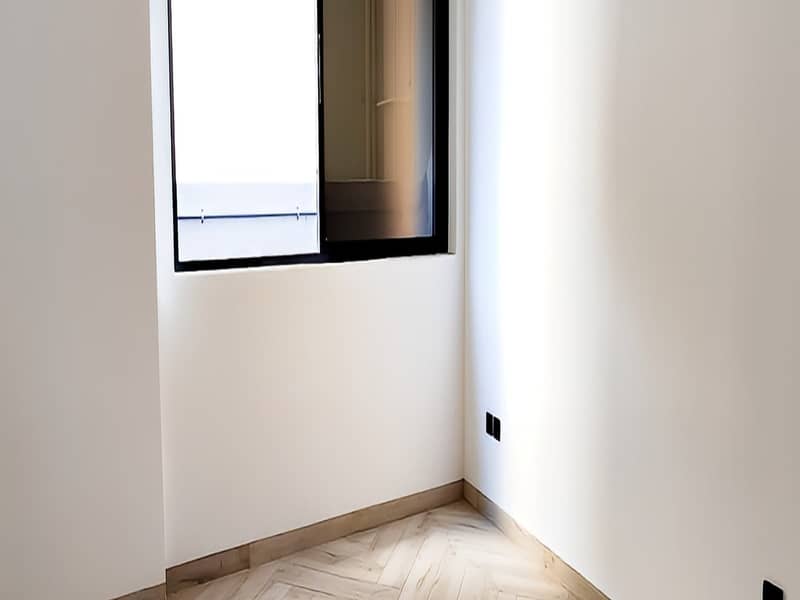 12 Modern___Luxury_Living___Empire_Residence-5. jpg