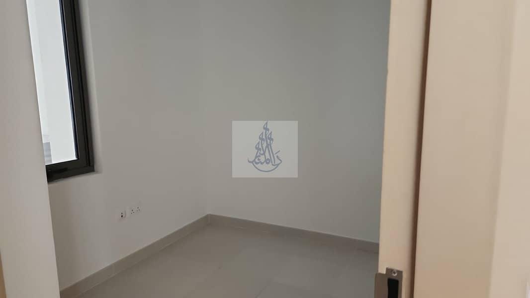 7 4e3bd4ad-1b3d-45ea-9928-403d6da0ffd9. jpg