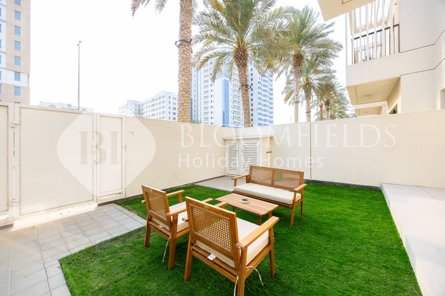 24 23 backyard. jpg