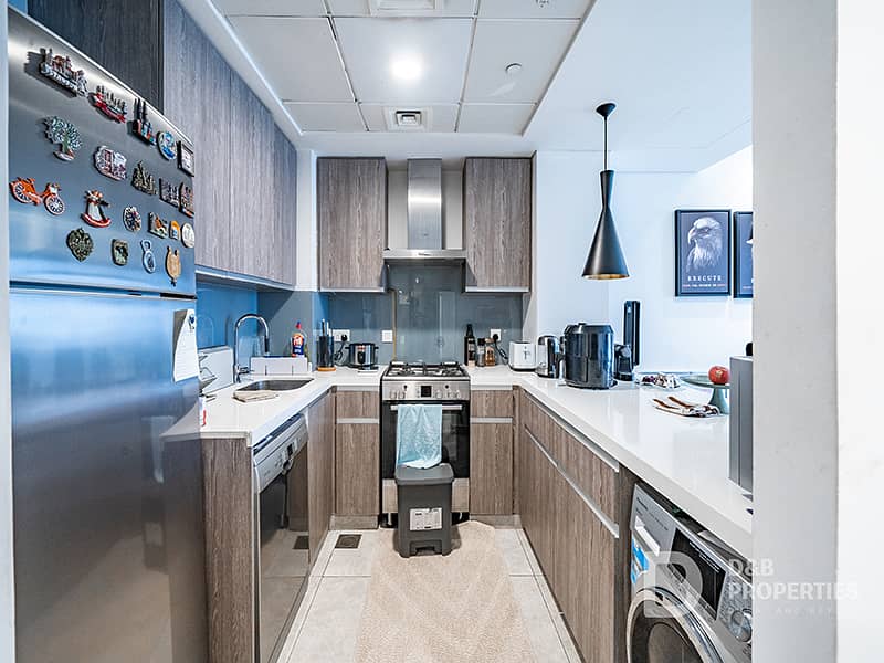 Highest Floor | Spacious Unit | Big Layout Highest Floor | Spacious Unit | Big Layout