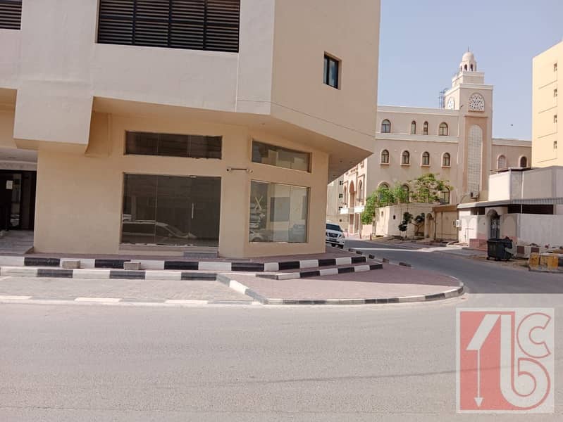 19 Building From Outside - المبنى من الخارج