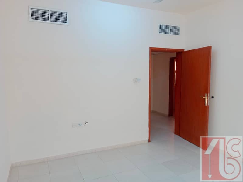 5 The 1st Bedroom - الغرفة الاولى
