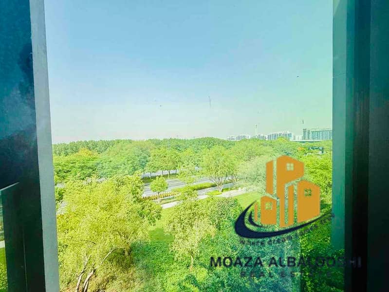 4 b3a8ed64-61e2-45c6-8a1a-aaf487db2da1. jpg