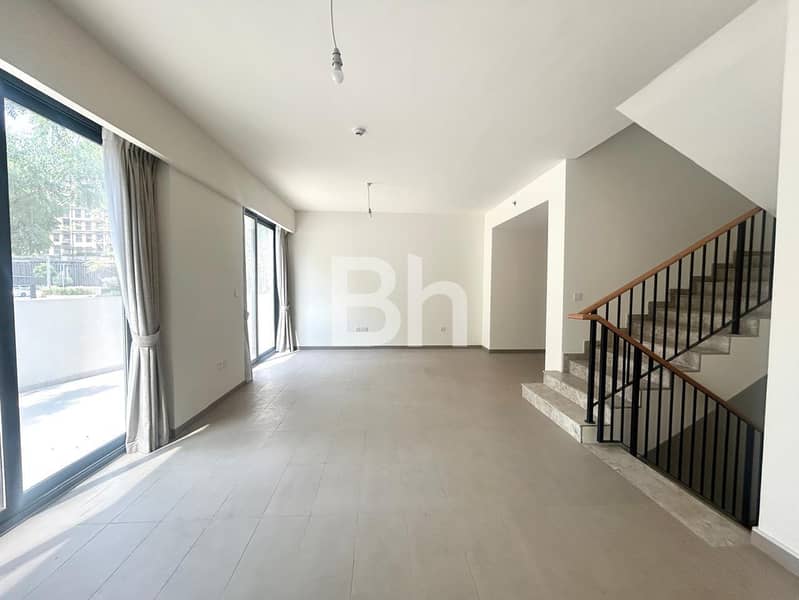 Rare Townhouse | Vacant Now | Next To Park Rare Townhouse | Vacant Now | Next To Park