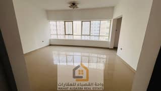 شقة واسعة في التعاون مع باركنج مجاني مكونة من 3 غرف نوم مع صالة كبيرة+غرفة خادمة ماستر+غرفة غسيل