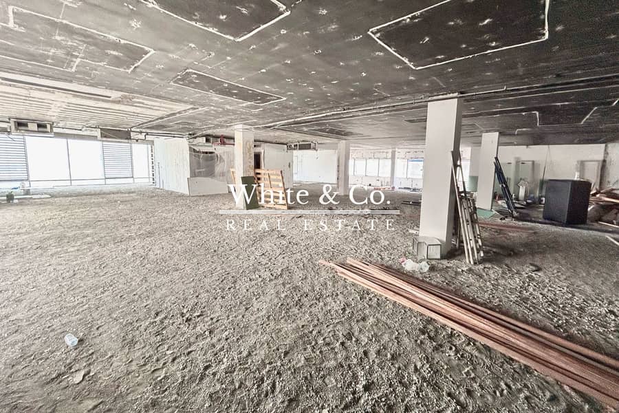 FULL FLOOR | VACANT | PRIME LOCATION FULL FLOOR | VACANT | PRIME LOCATION