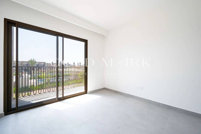 Single Row | Near Park | Great Location | 3BR