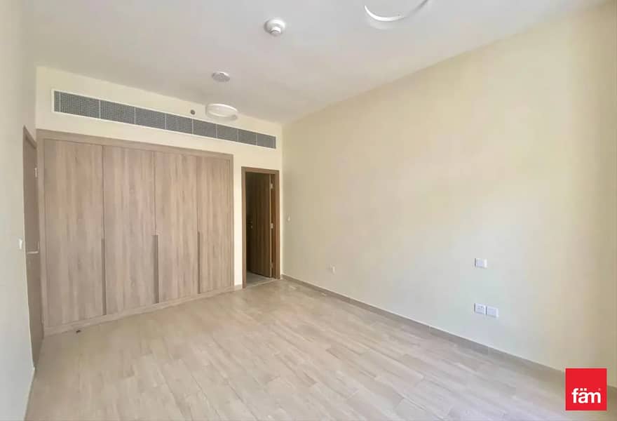 Brand New l Fully Fitted Kitchen I Pool view